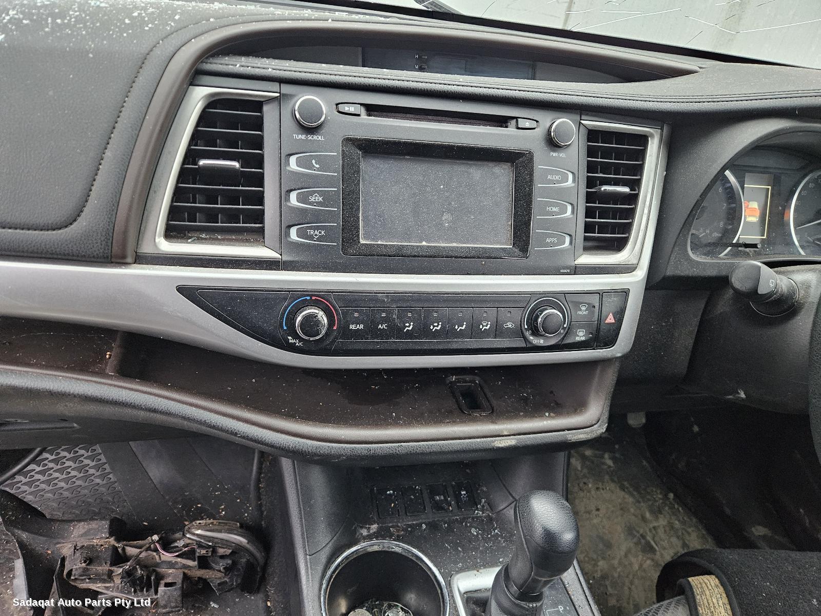 Toyota Kluger Left Taillight