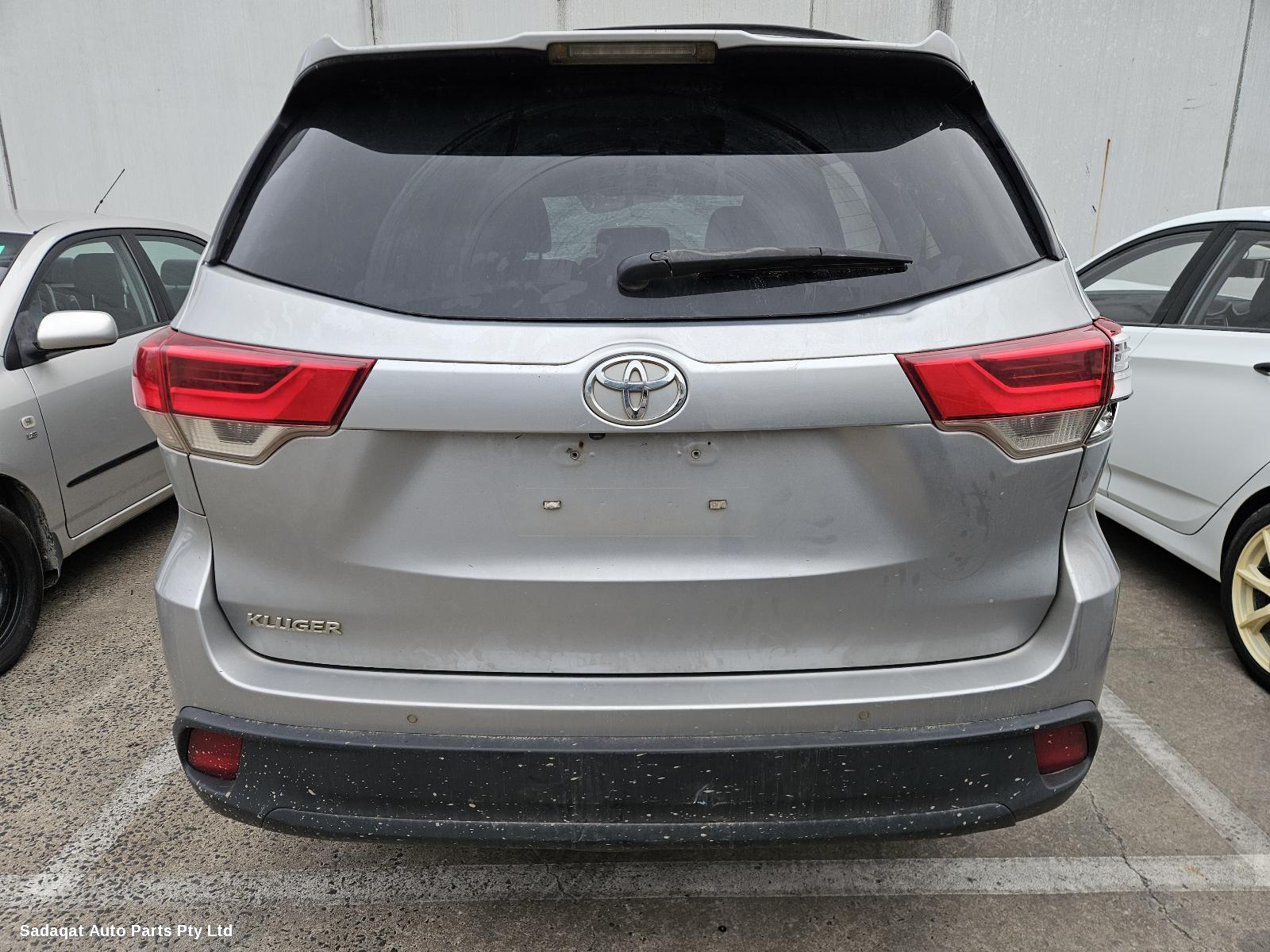 Toyota Kluger Left Taillight