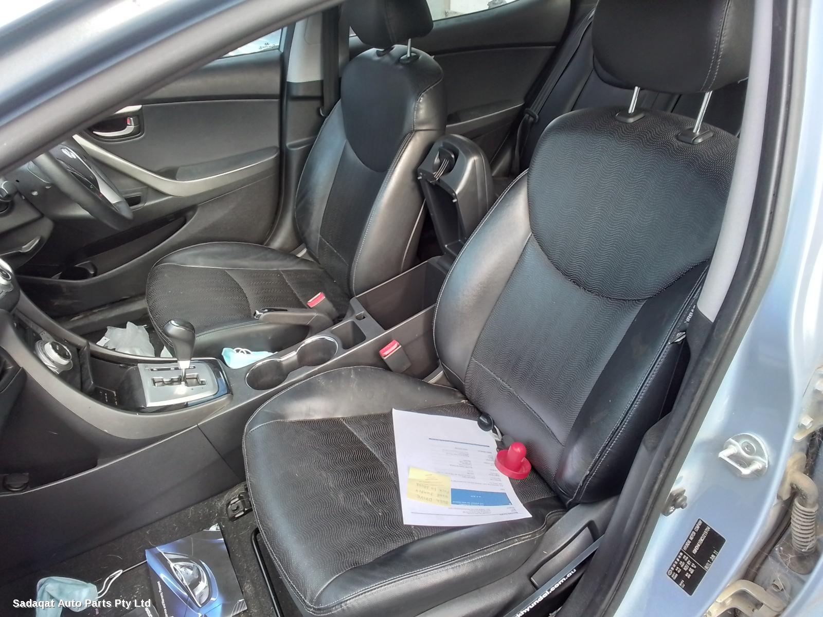 Hyundai Elantra Rear Garnish