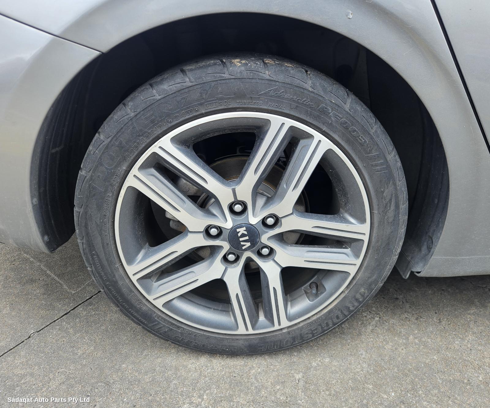 Kia Cerato Seatbelt/stalk