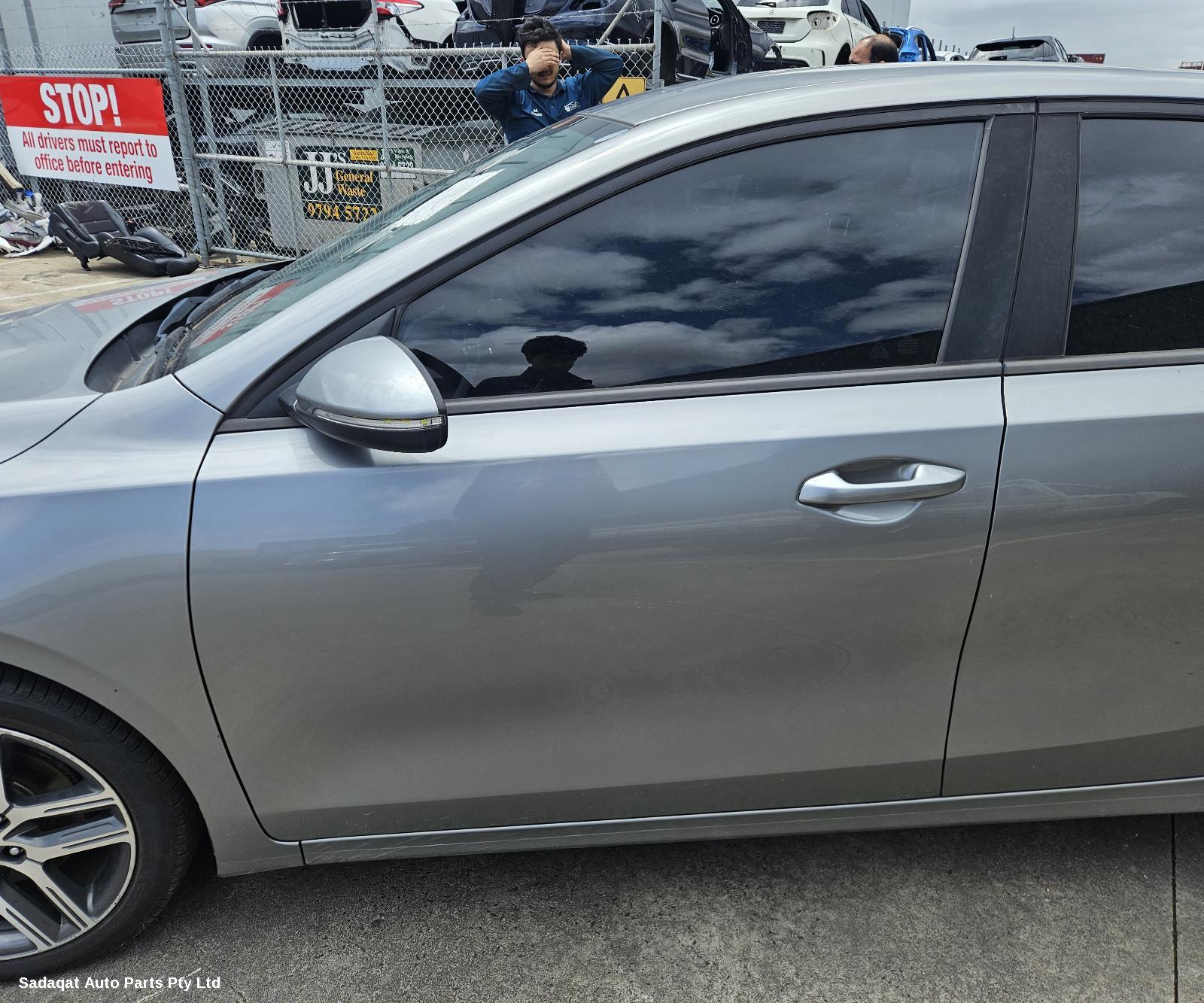 Kia Cerato Seatbelt/stalk