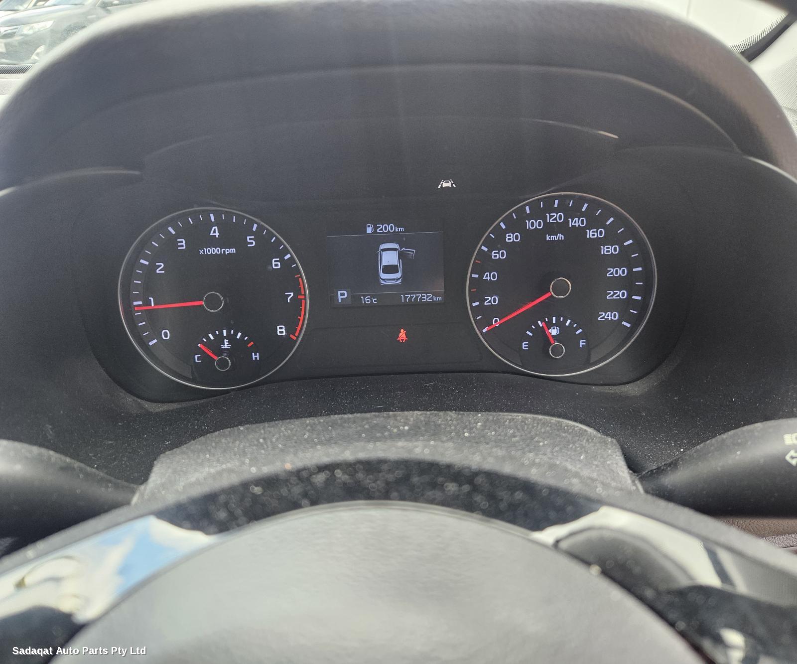 Kia Cerato Seatbelt/stalk