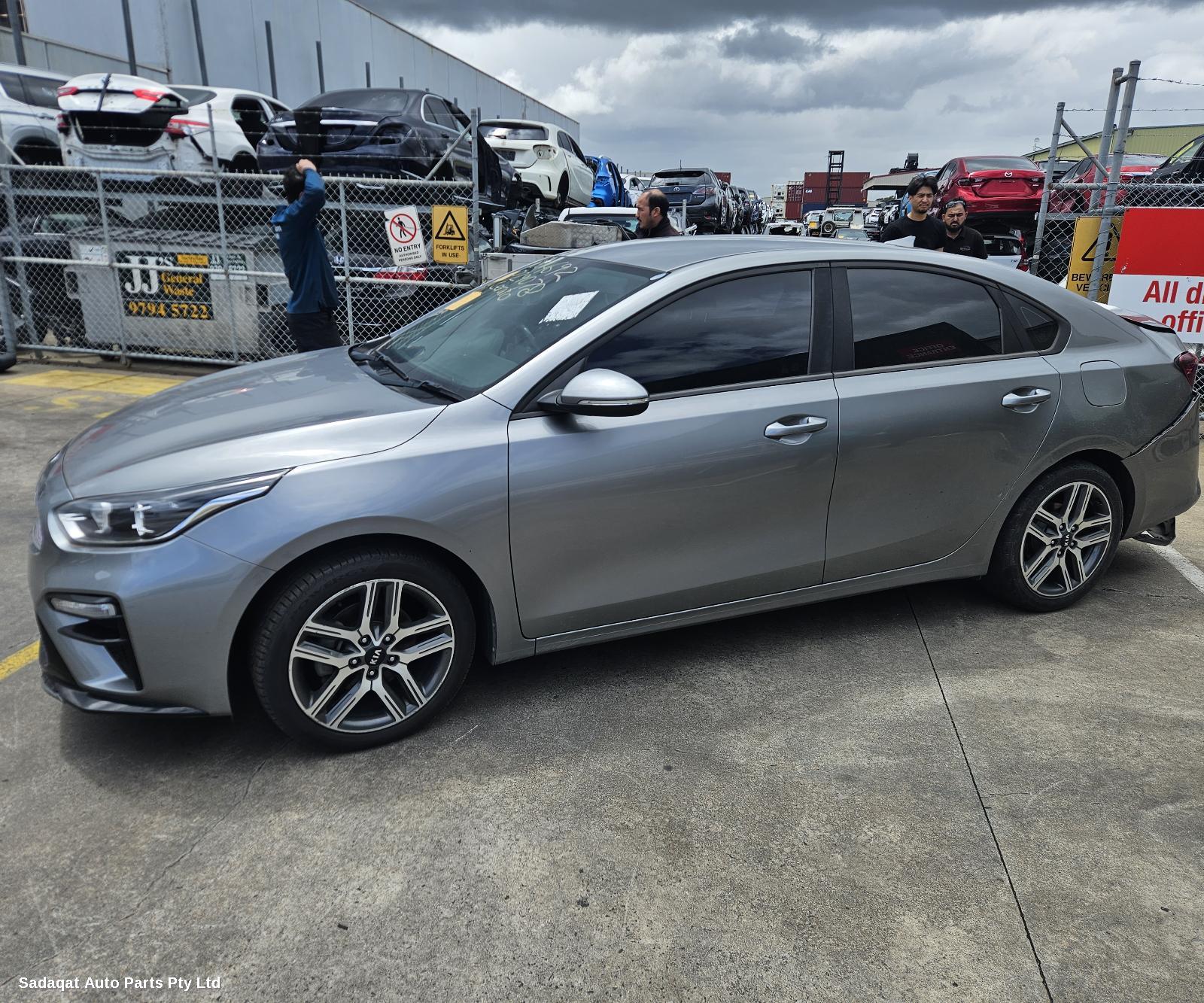 Kia Cerato Seatbelt/stalk