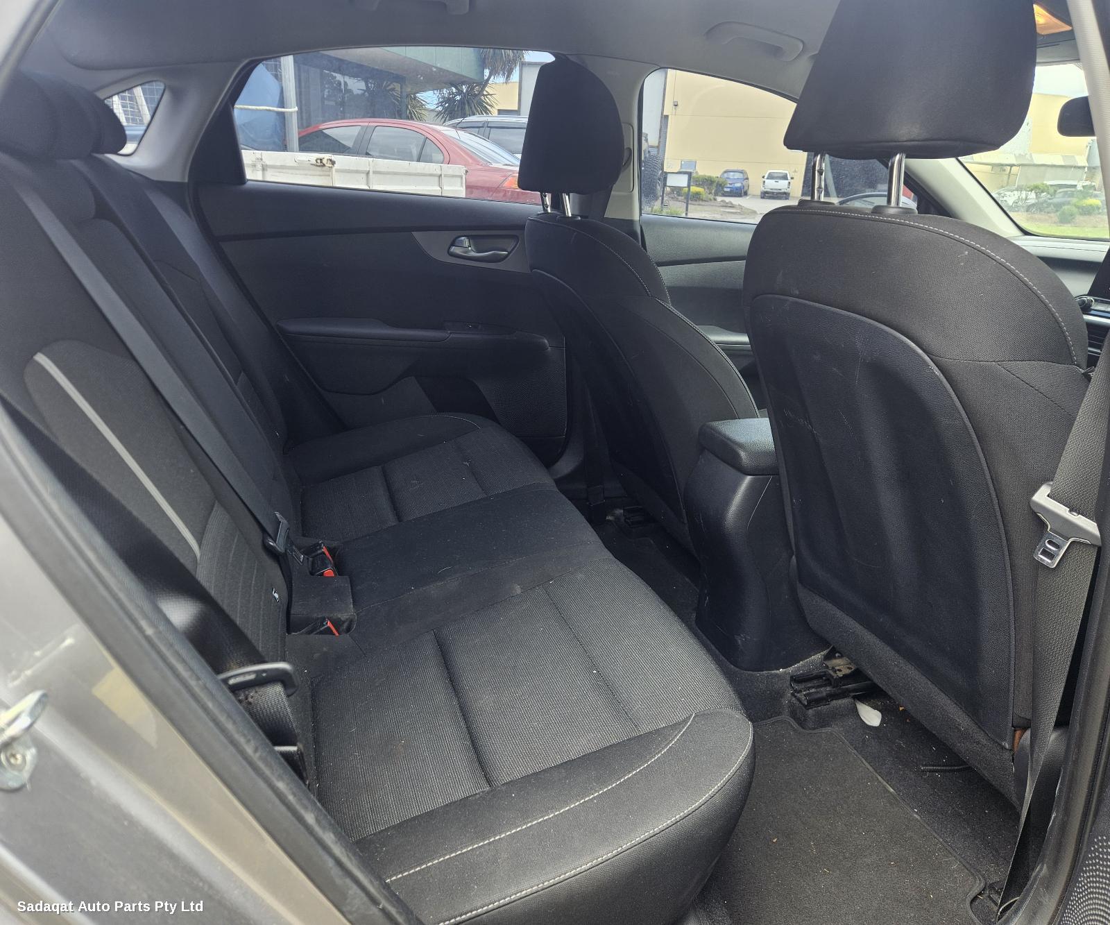 Kia Cerato Seatbelt/stalk