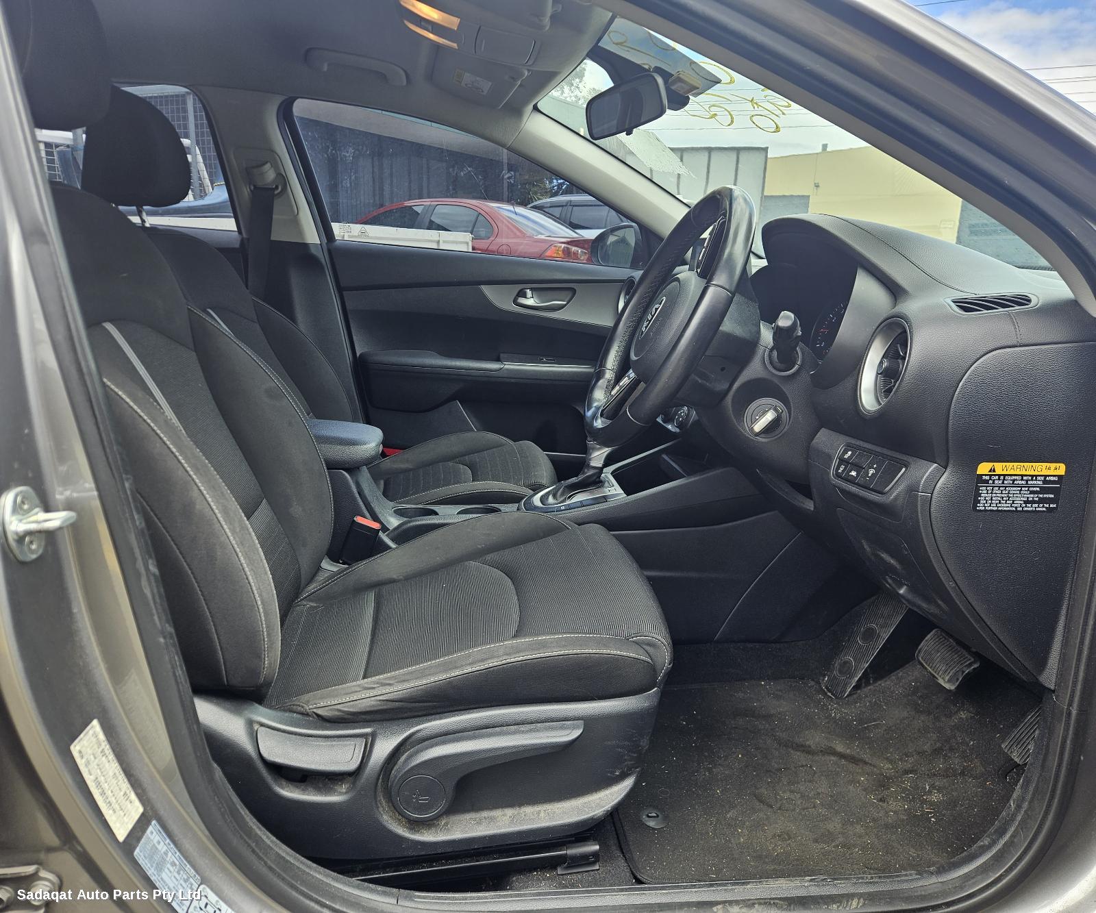 Kia Cerato Seatbelt/stalk