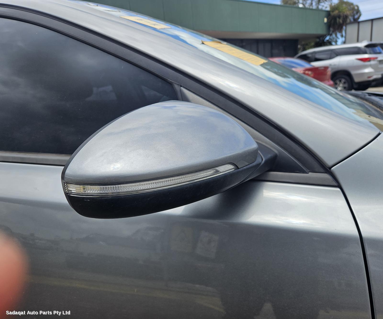 Kia Cerato Seatbelt/stalk