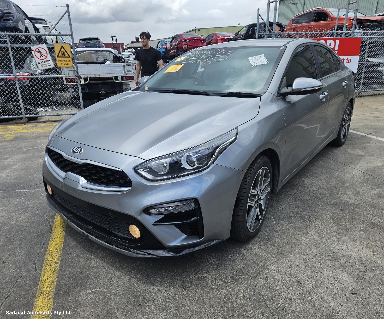 Kia Cerato Seatbelt/stalk