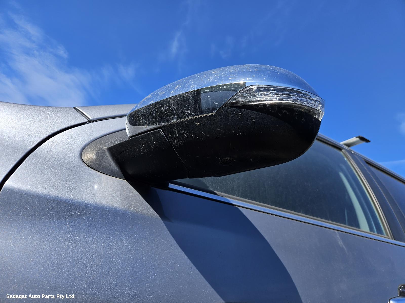 Mitsubishi Pajero Right Door Mirror