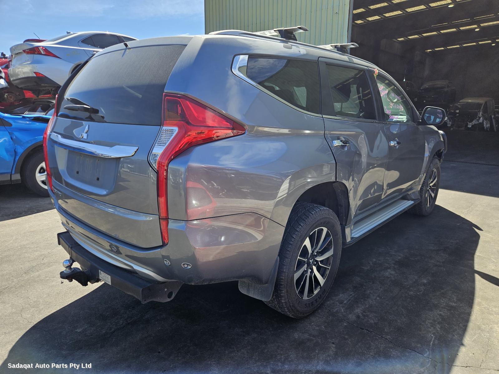 Mitsubishi Pajero Right Door Mirror