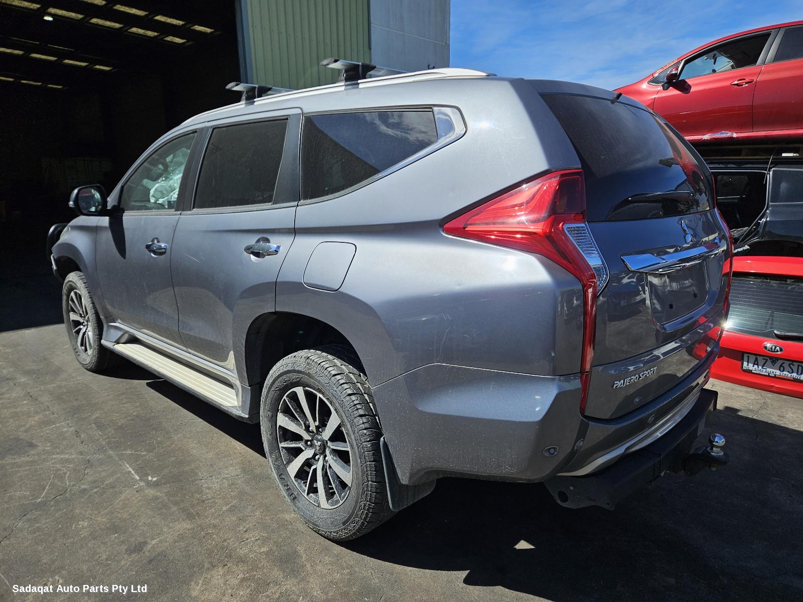 Mitsubishi Pajero Right Door Mirror