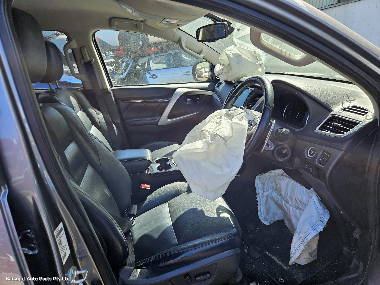 Mitsubishi Pajero Right Door Mirror