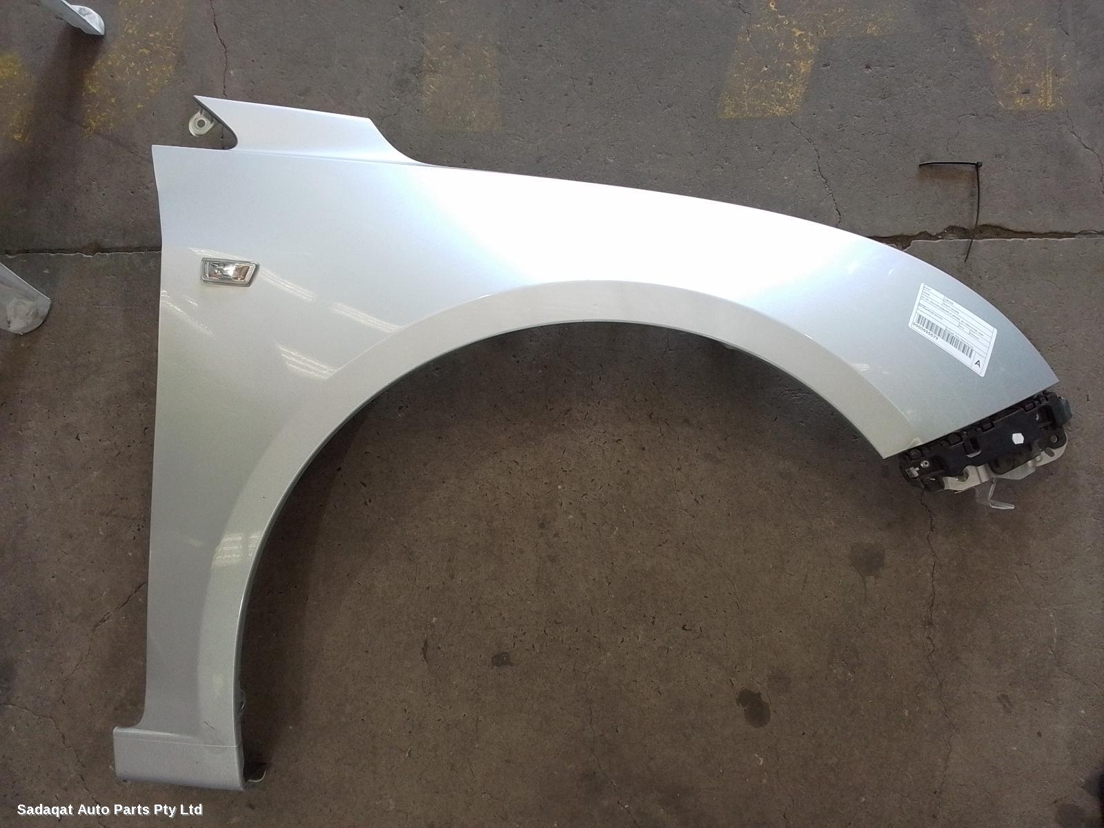 Holden Cruze Right Guard