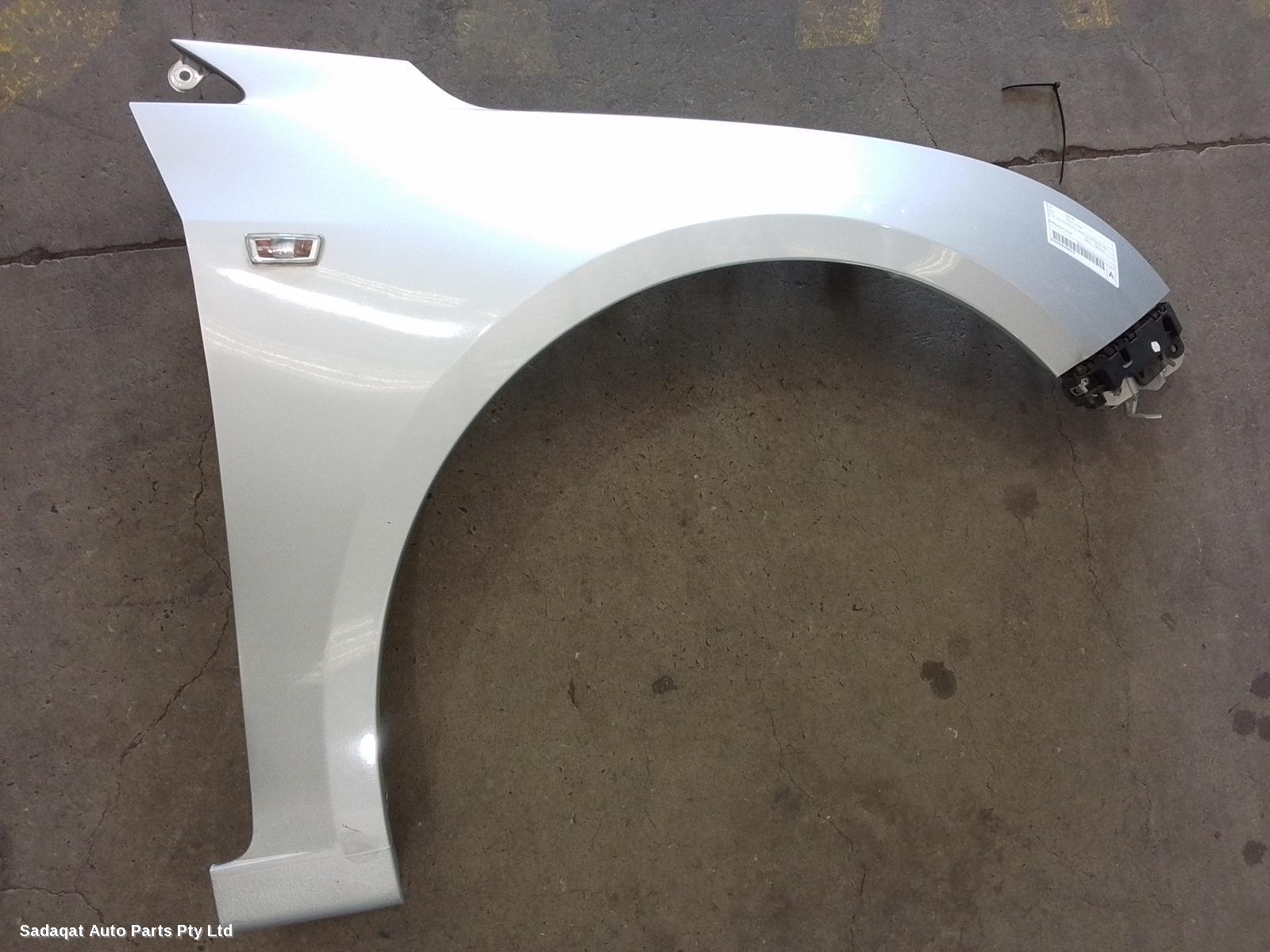 Holden Cruze Right Guard