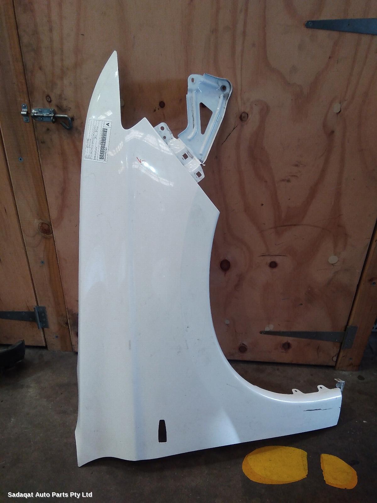 Mitsubishi Outlander Right Guard