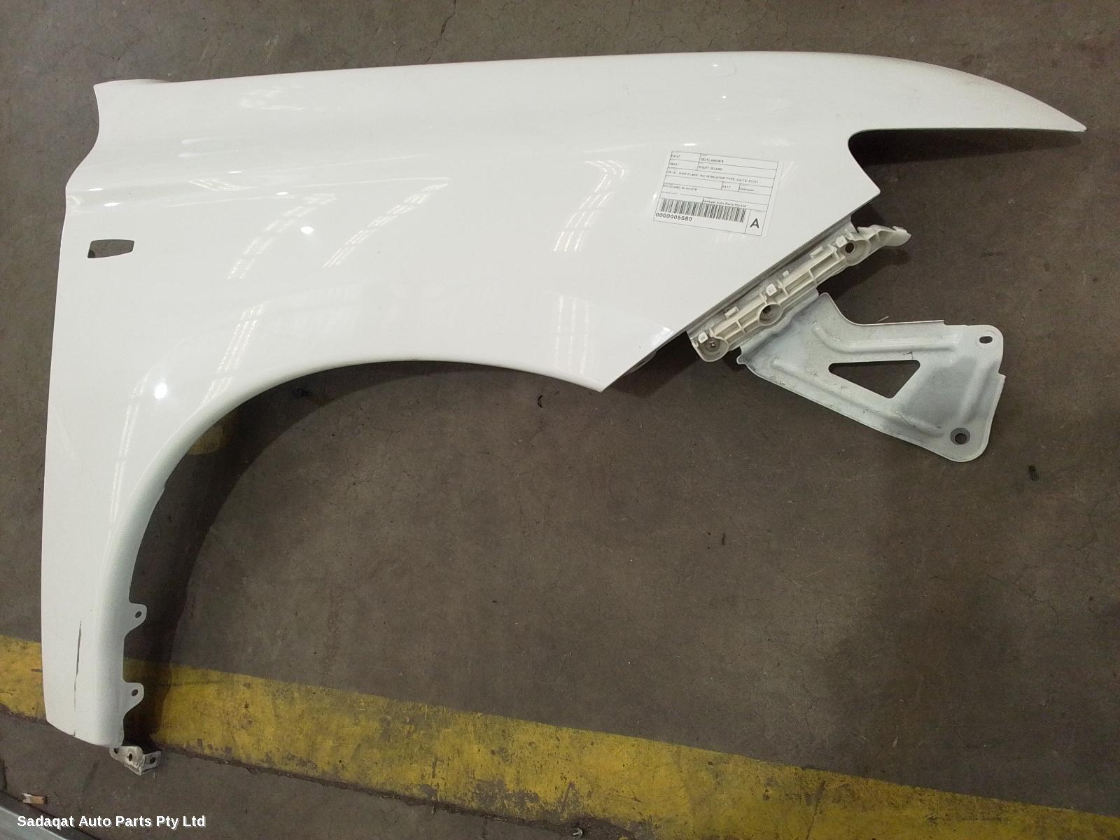 Mitsubishi Outlander Right Guard