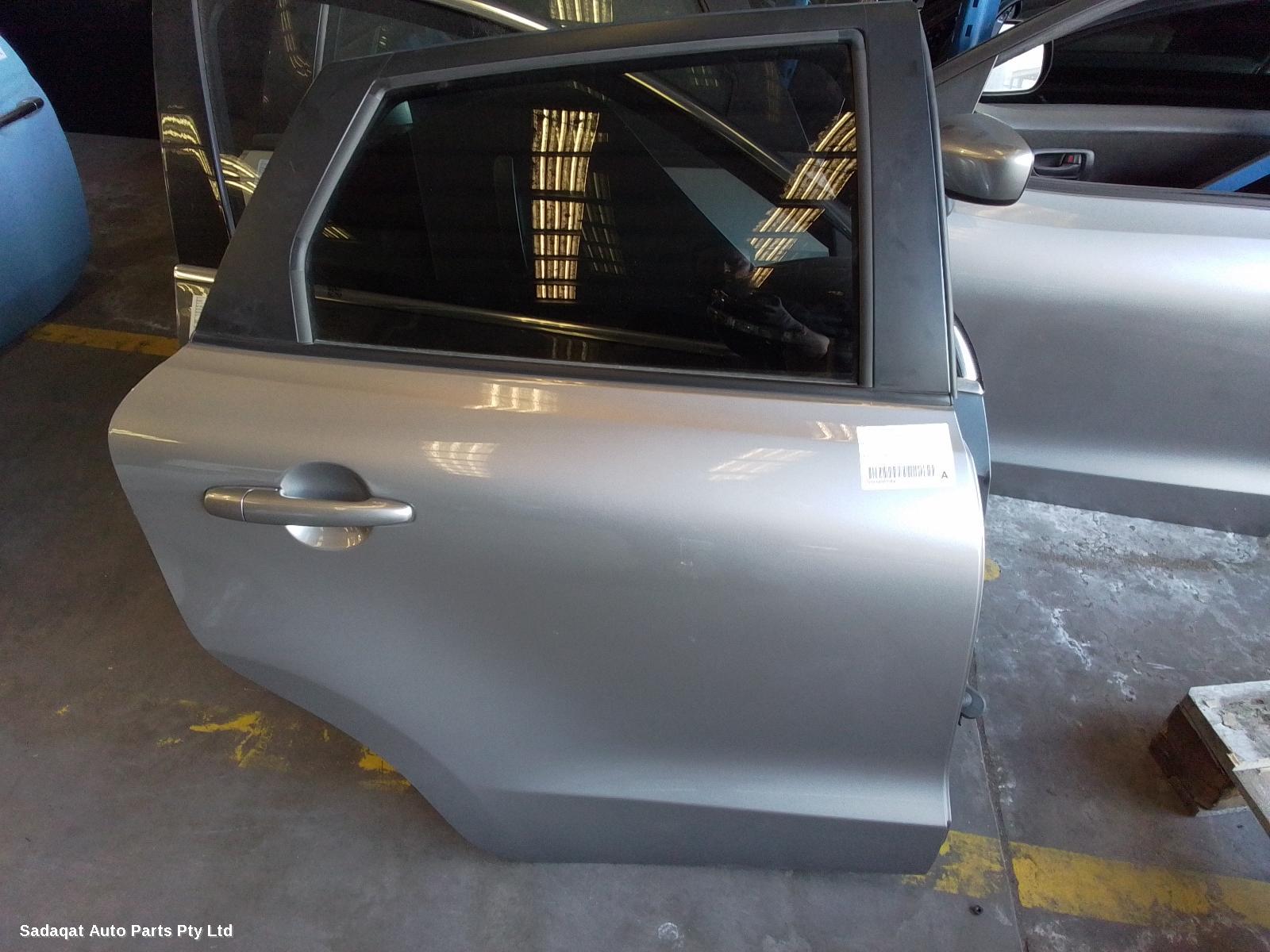 Suzuki Baleno Right_rear_door_sliding