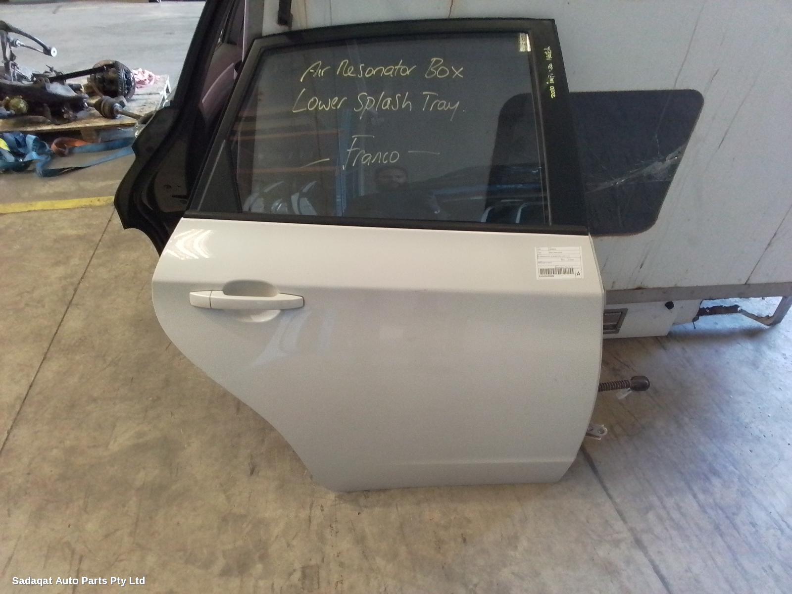 Subaru Impreza Right_rear_door_sliding