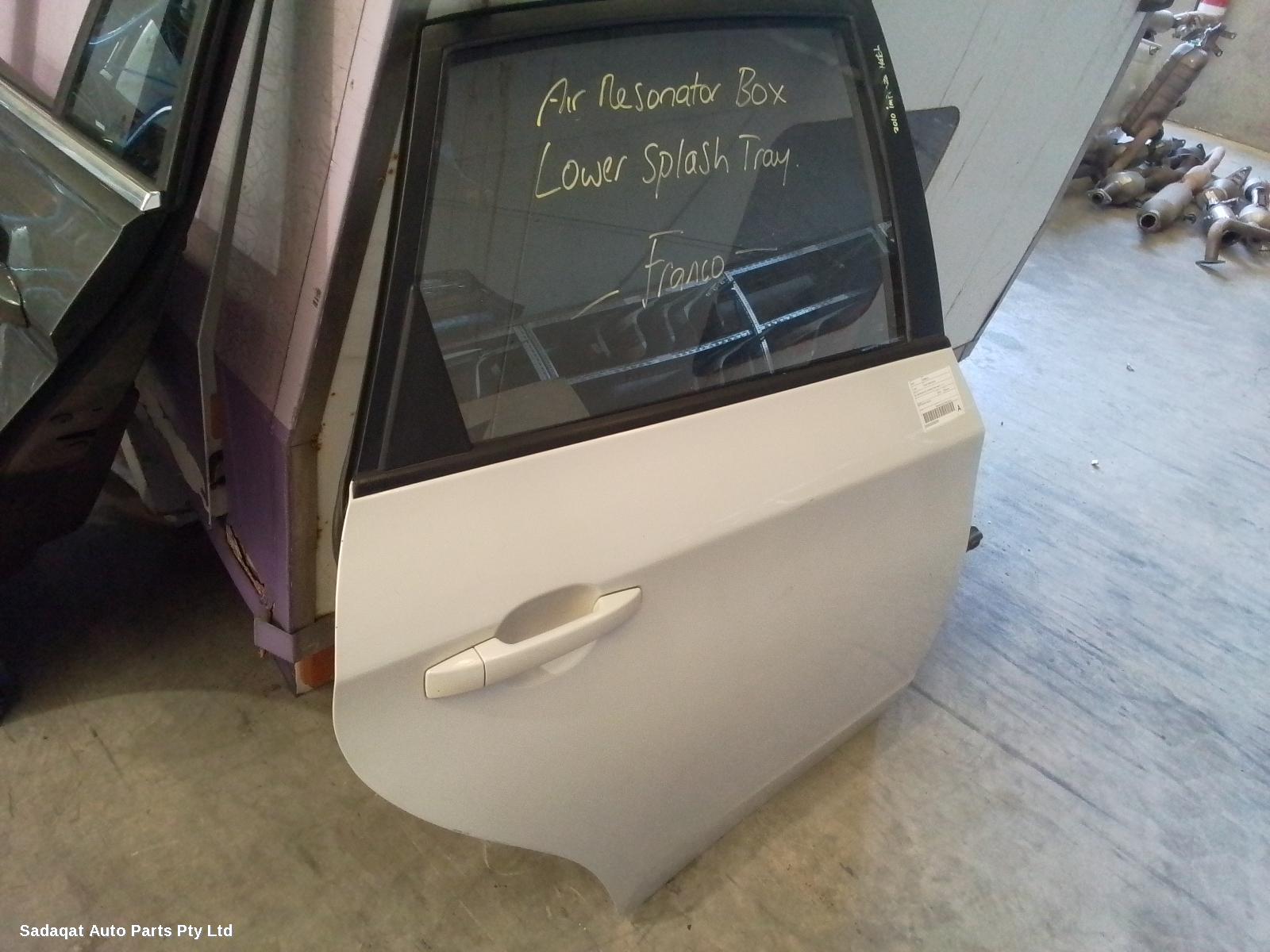 Subaru Impreza Right_rear_door_sliding