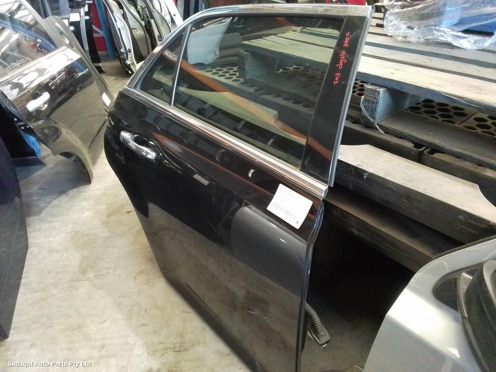 Chrysler 300c Right_rear_door_sliding