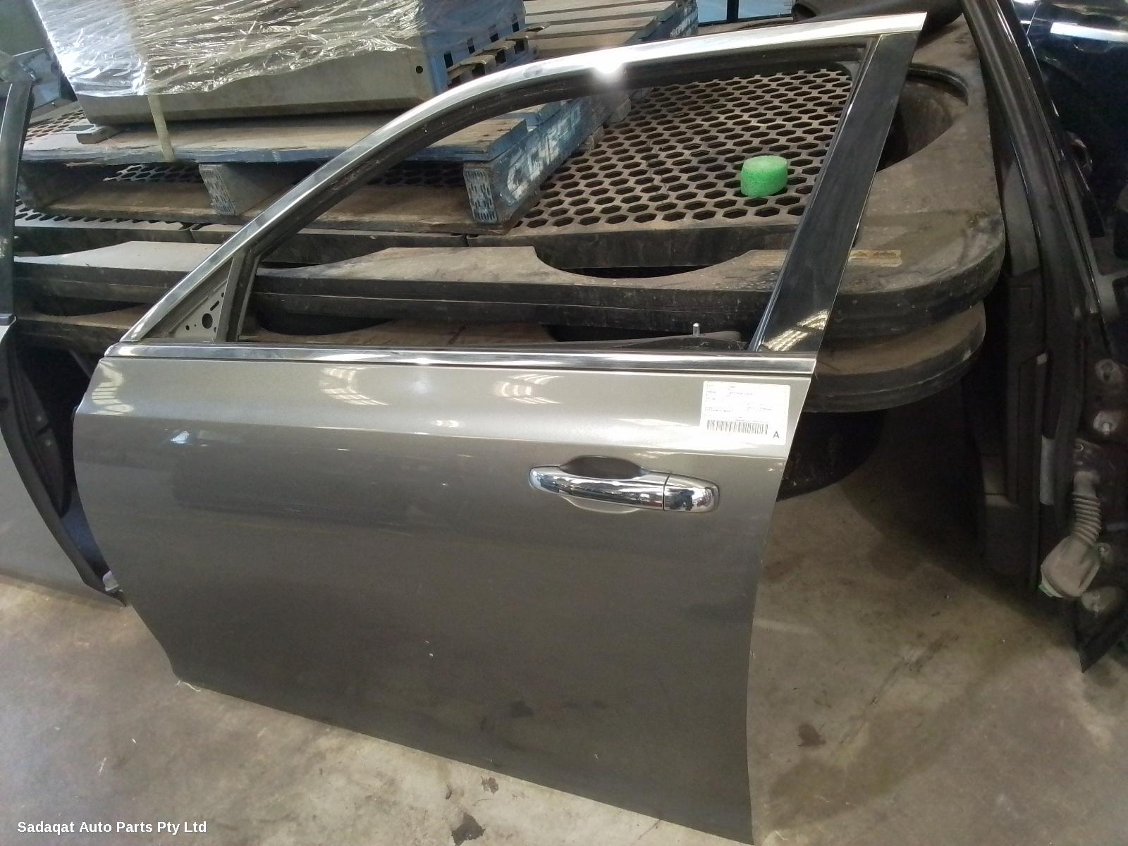 Chrysler 300c Left Front Door