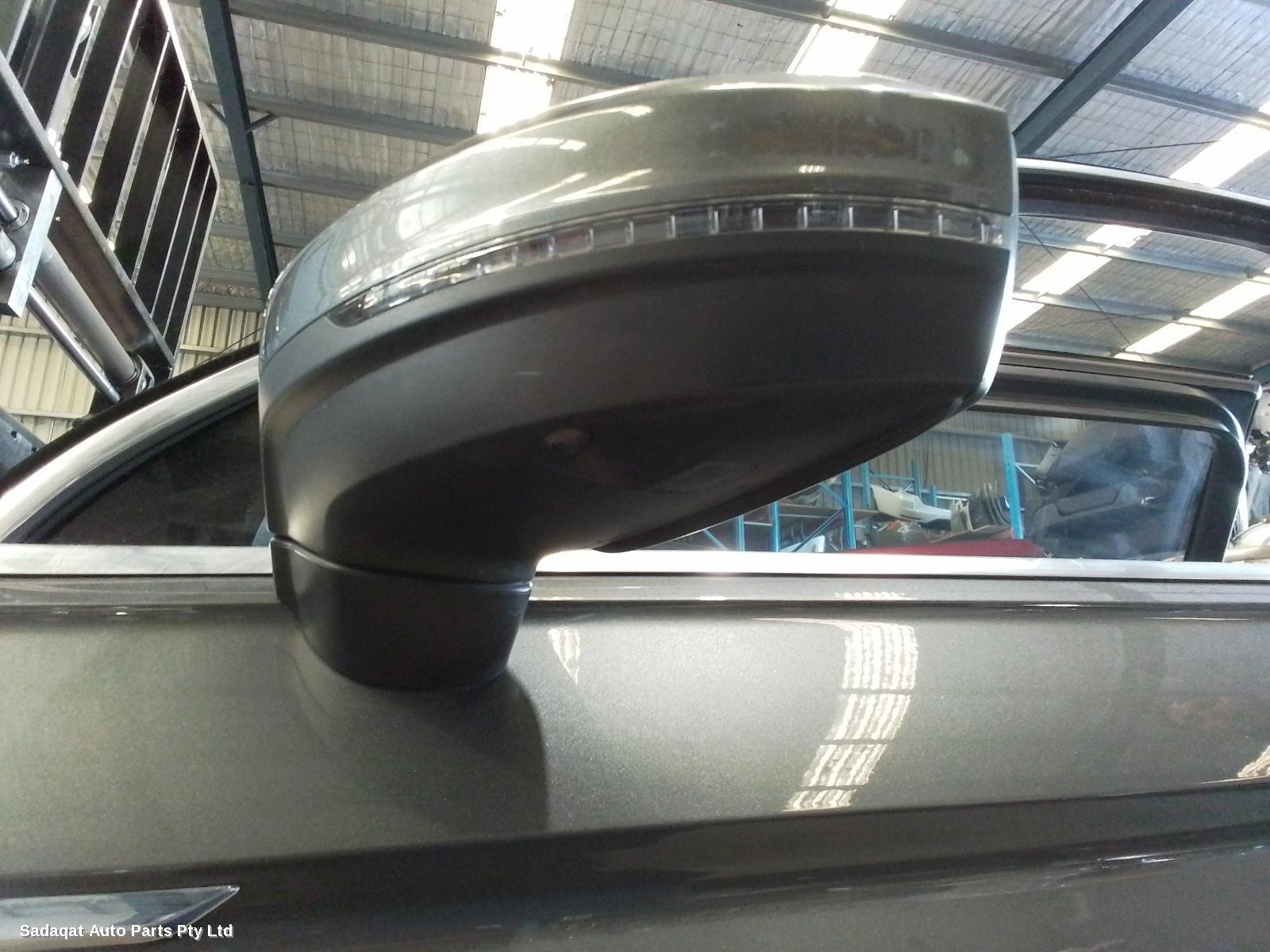 Volkswagen Tiguan Left Door Mirror