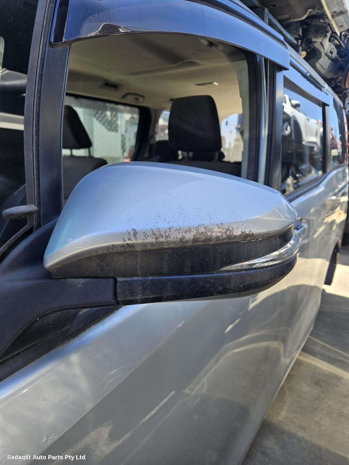 Toyota Noah (import) Right Rear Hub Assembly