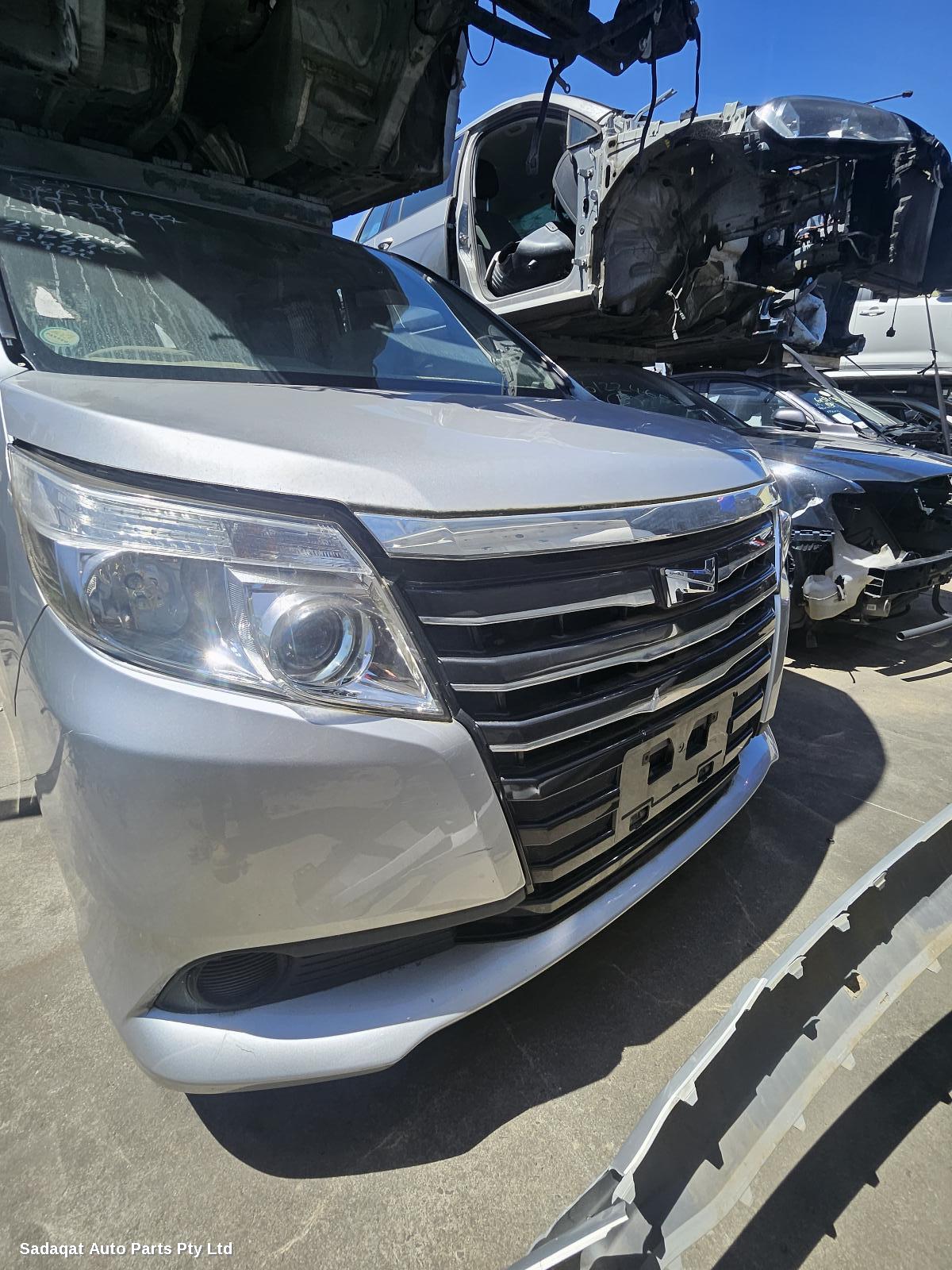 Toyota Noah (import) Right Rear Hub Assembly