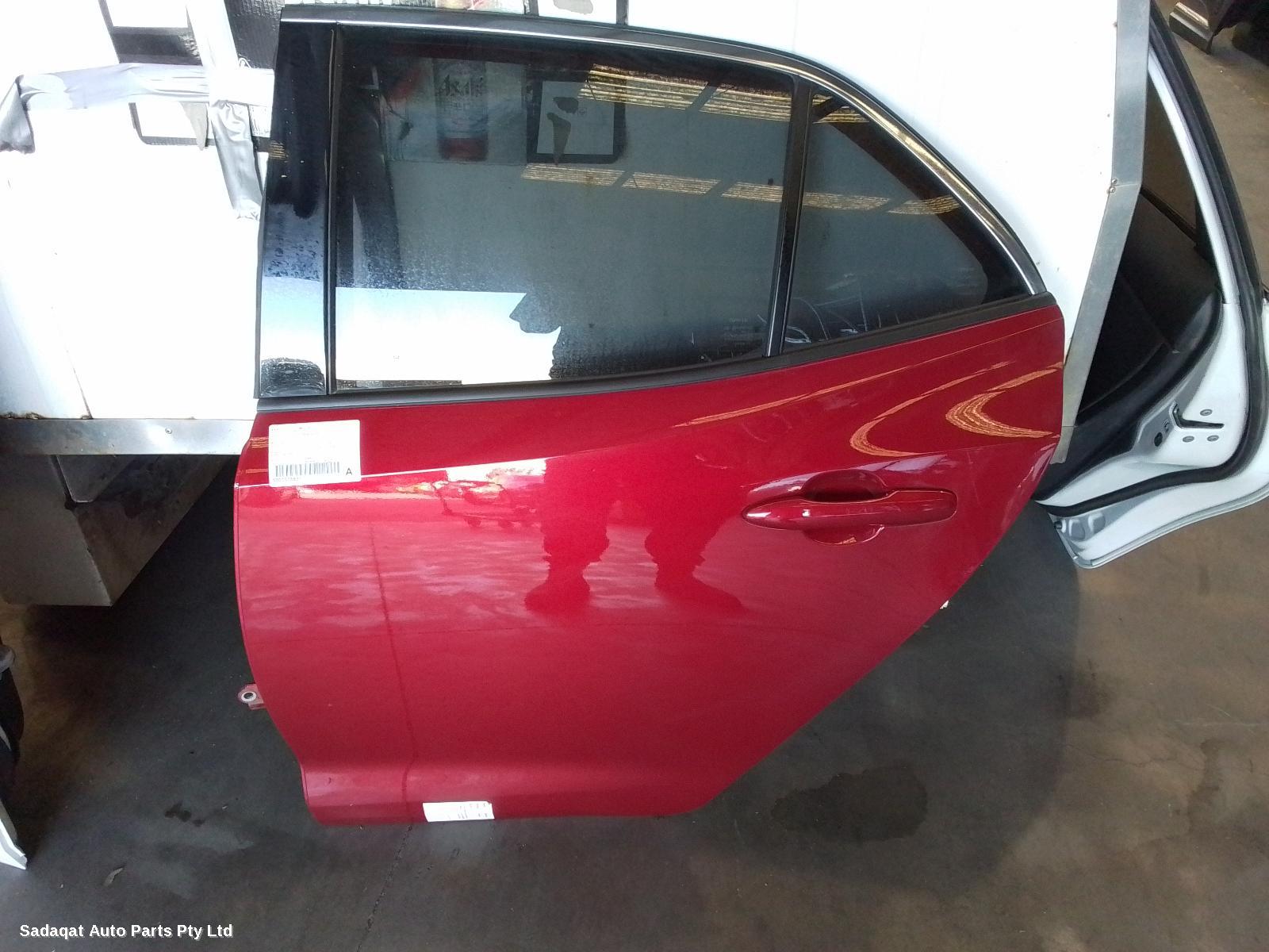 Toyota Corolla Left Rear Door/sliding