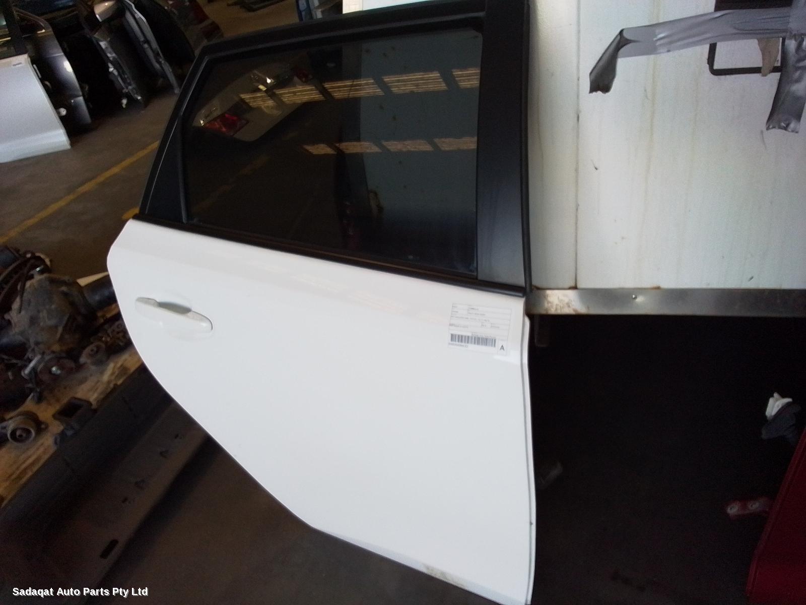 Toyota Corolla Right_rear_door_sliding