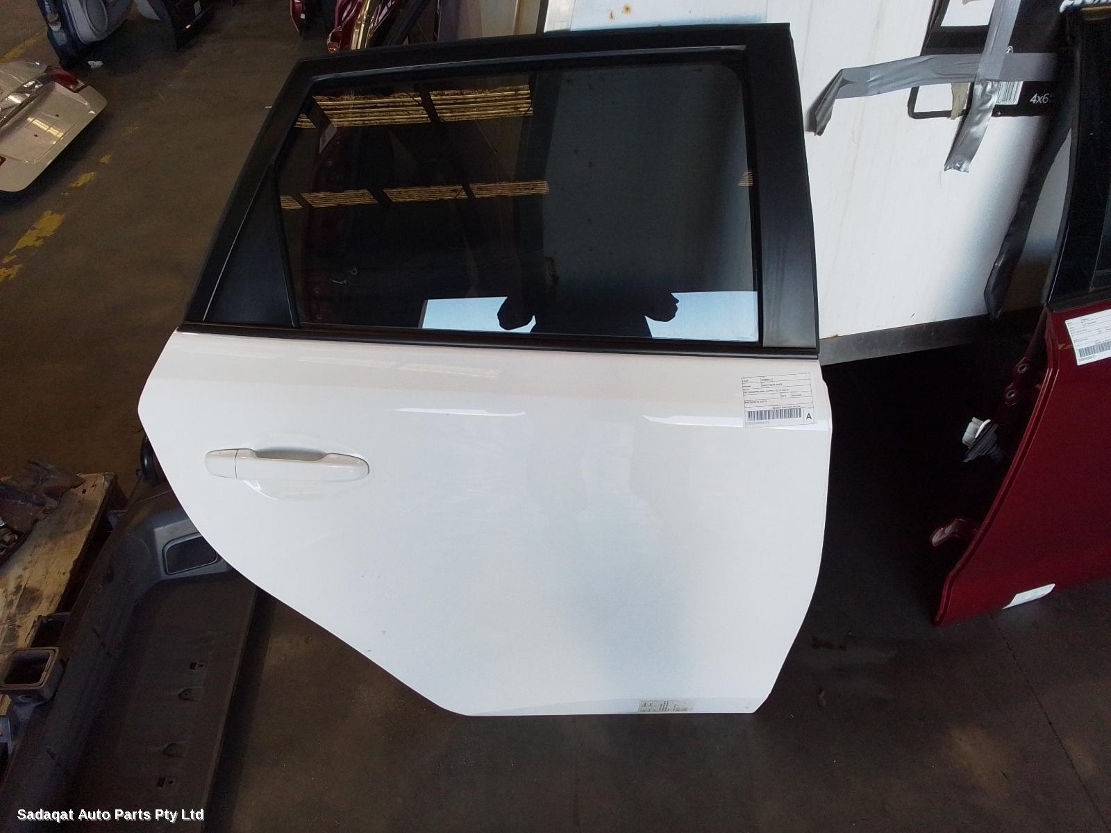 Toyota Corolla Right_rear_door_sliding