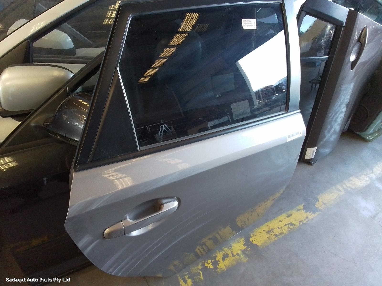 Toyota Corolla Right_rear_door_sliding