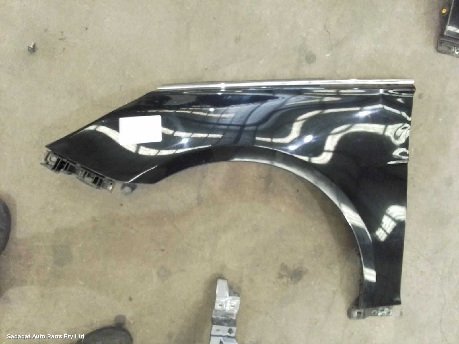 Hyundai I45 Left Guard