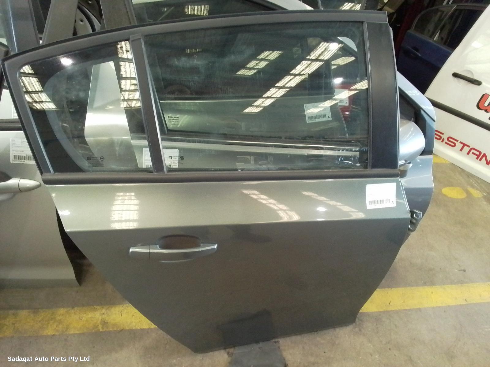 Holden Cruze Right_rear_door_sliding