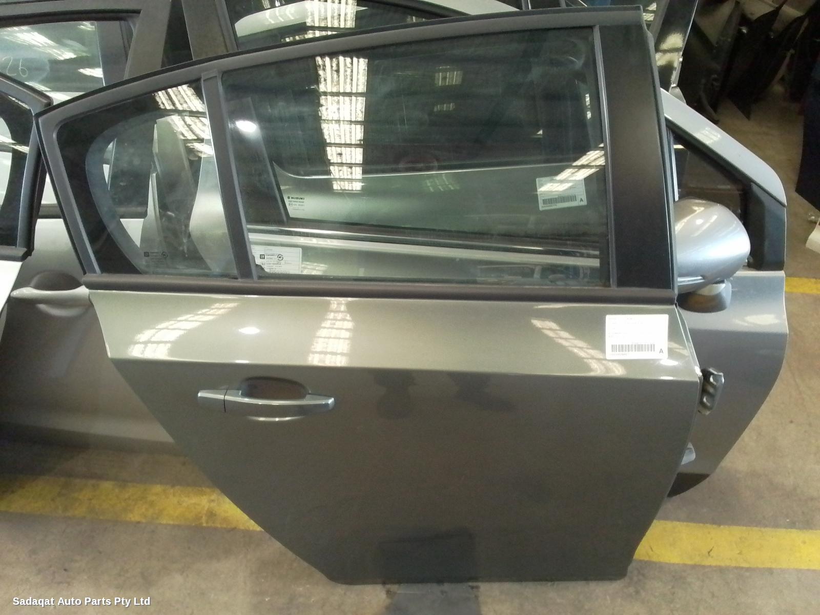 Holden Cruze Right_rear_door_sliding