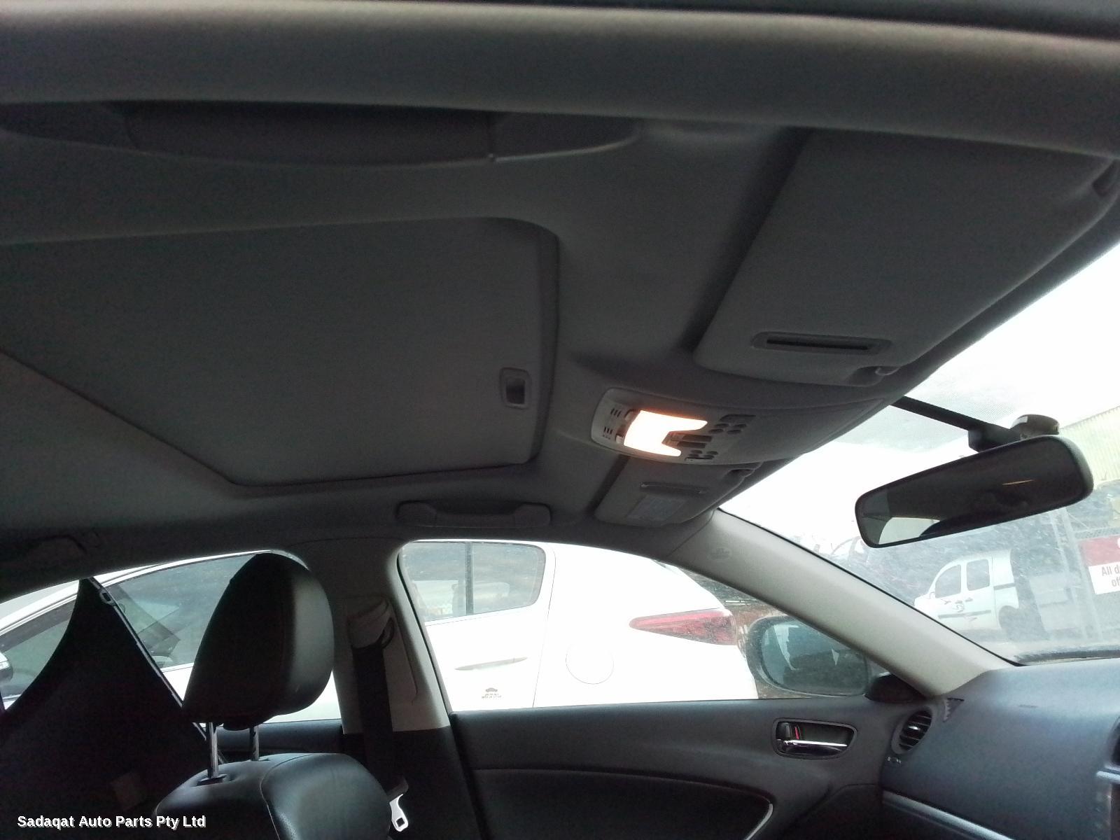 Lexus Is250/is250c Armrest