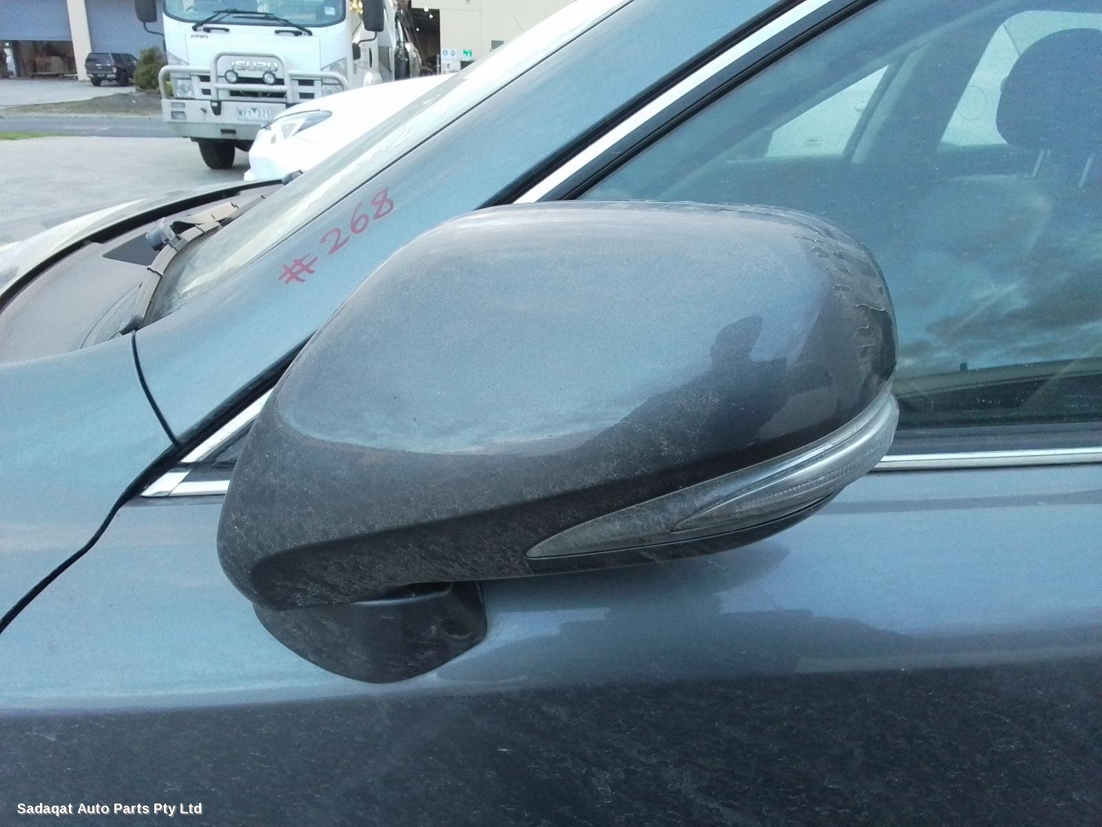 Lexus Is250/is250c Armrest