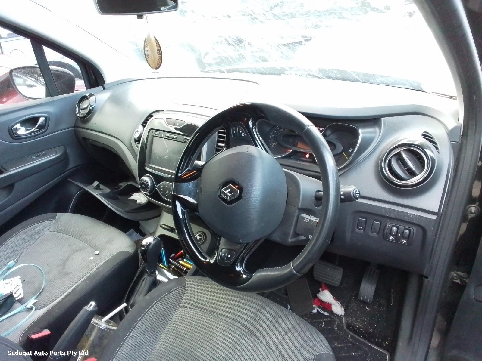 Renault Captur Right Guard