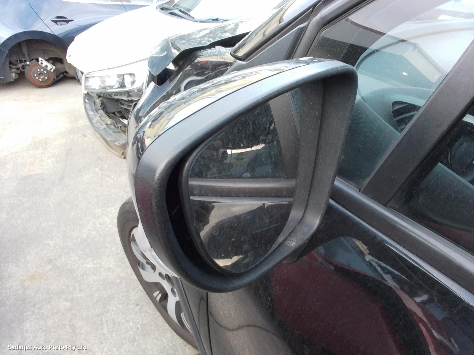 Renault Captur Right Guard