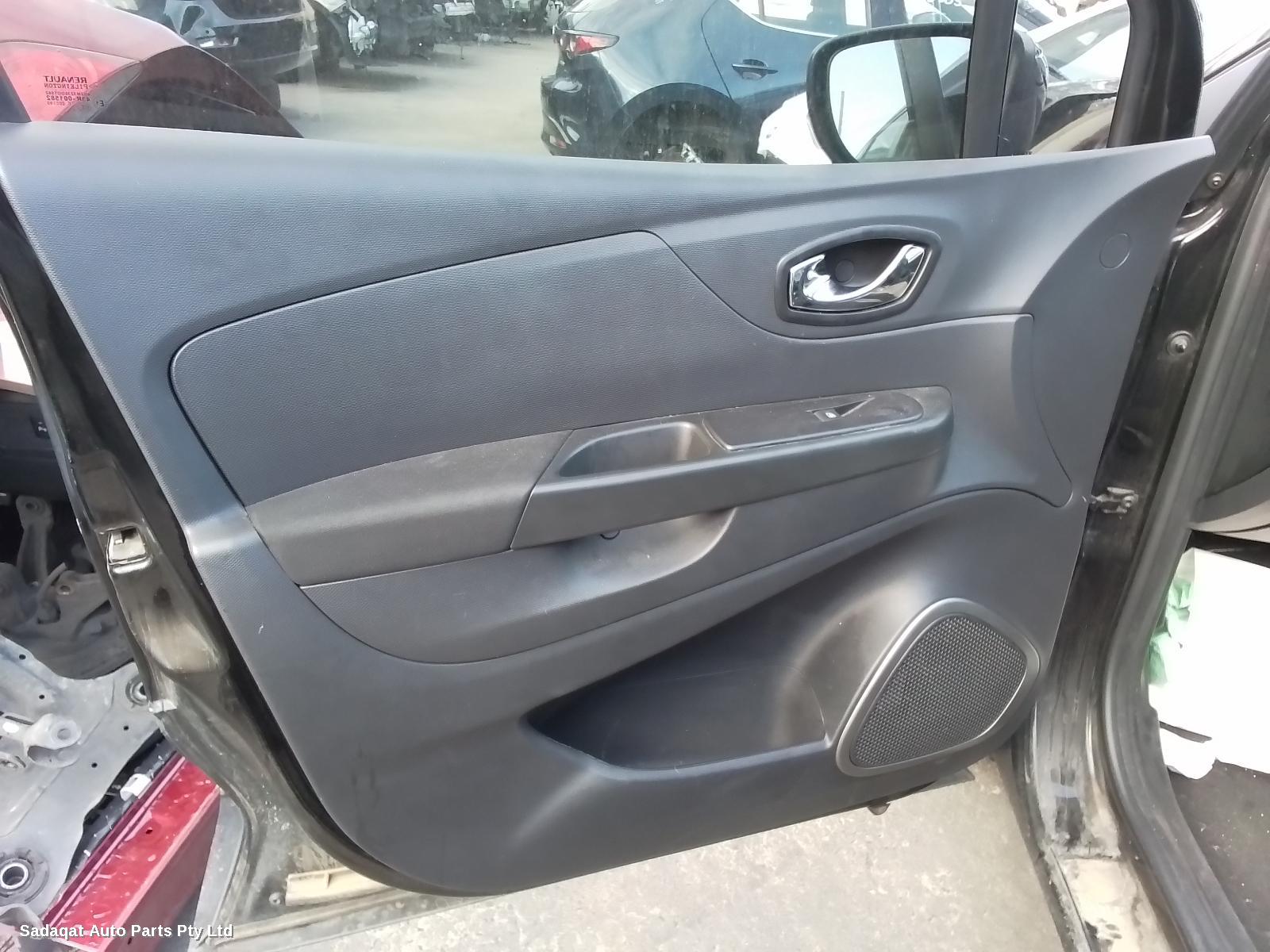 Renault Captur Right Guard