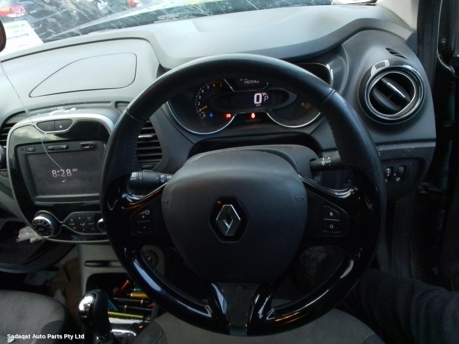 Renault Captur Right Guard