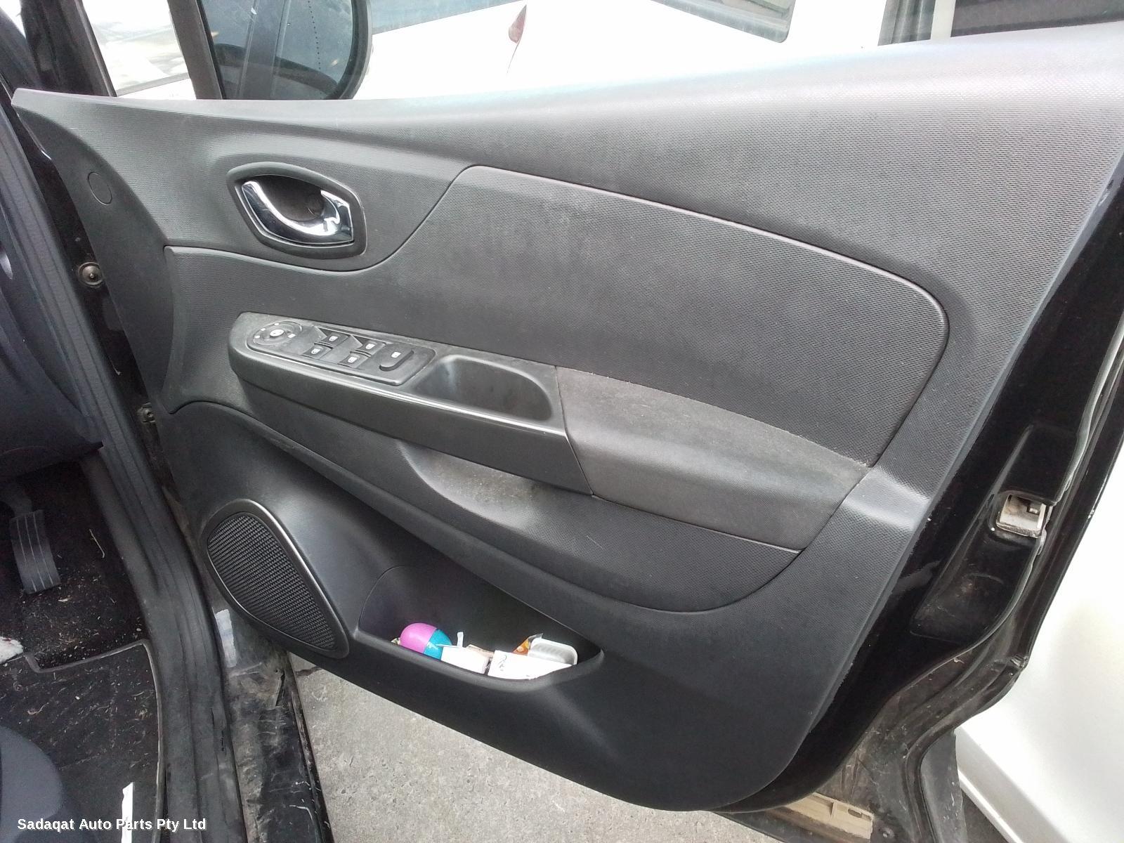 Renault Captur Right Guard