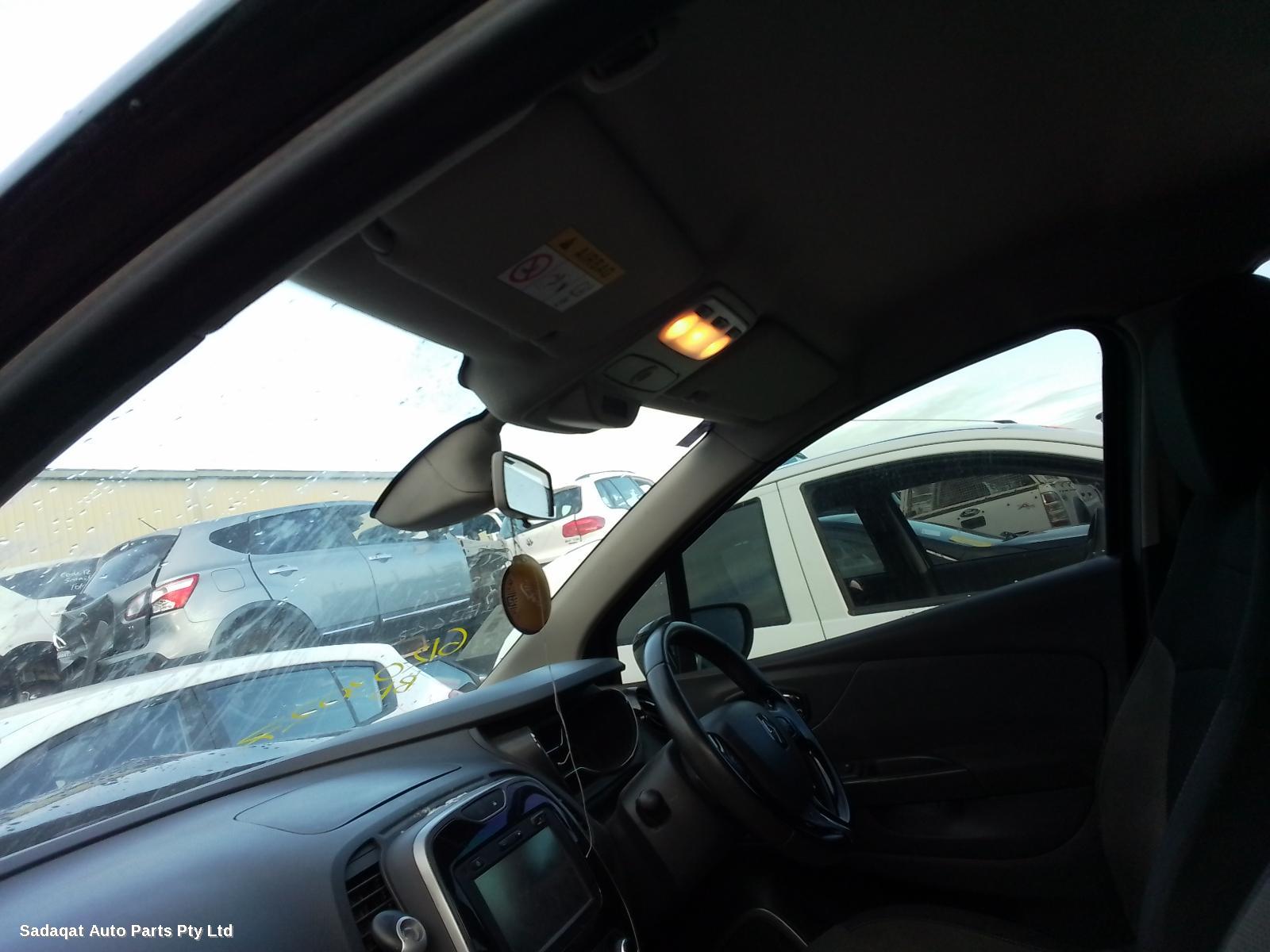 Renault Captur Right Guard