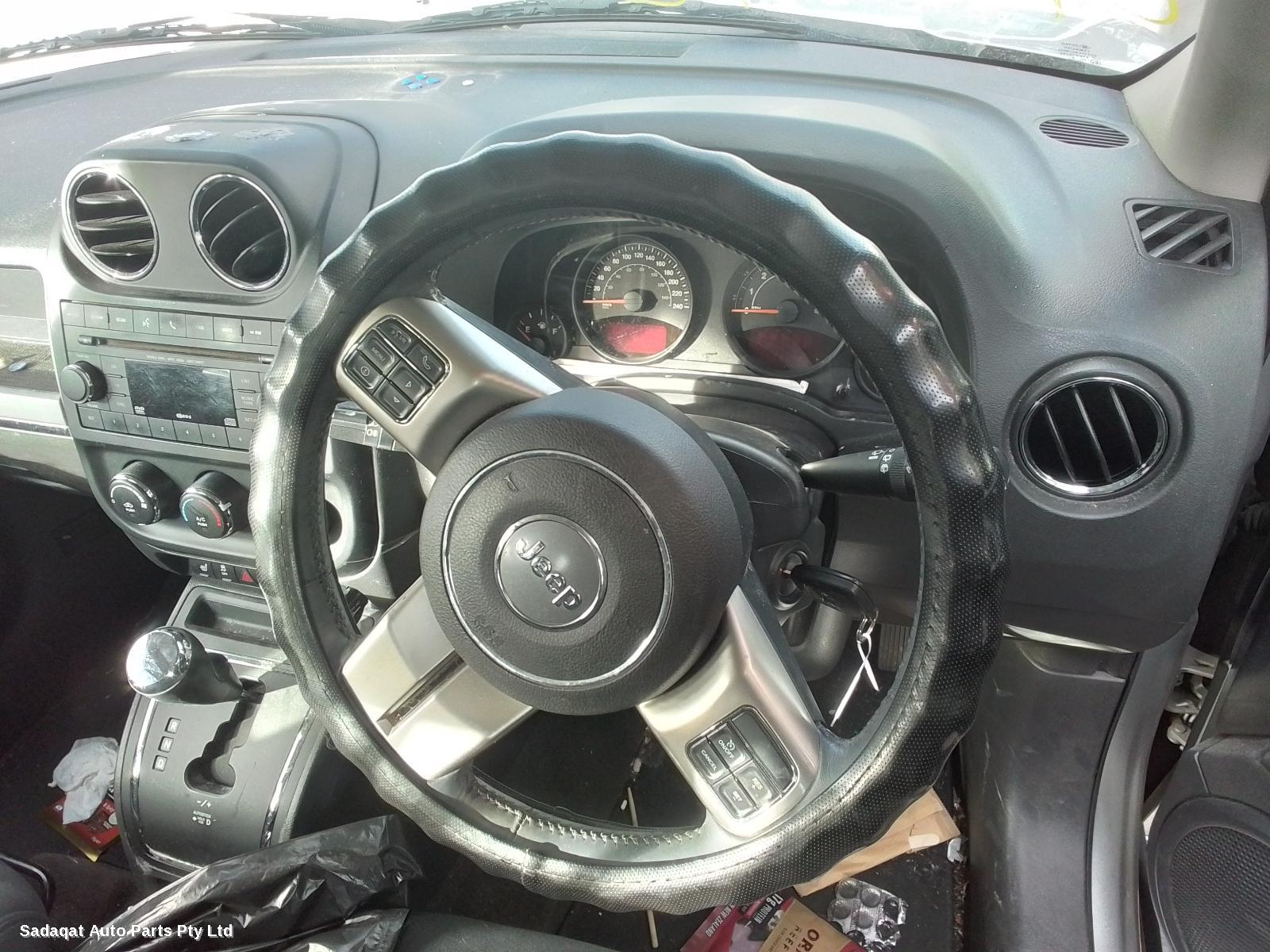 Jeep Patriot Left Taillight