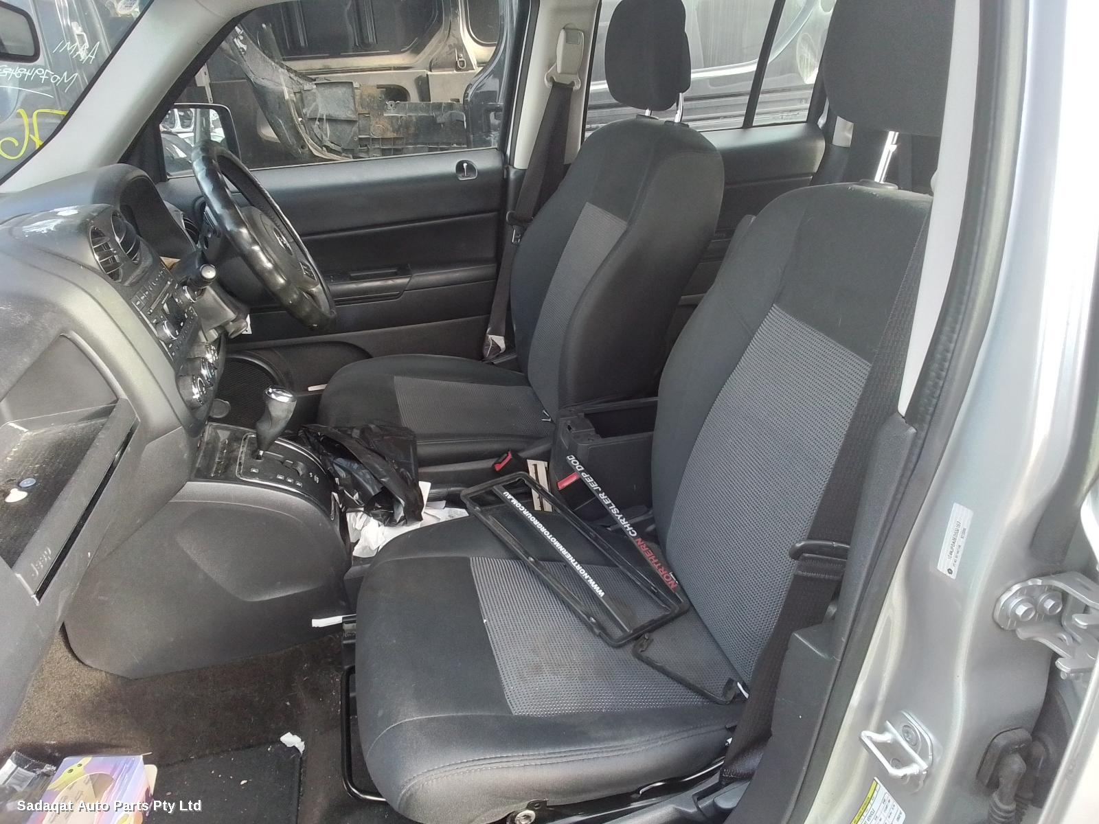 Jeep Patriot Left Taillight