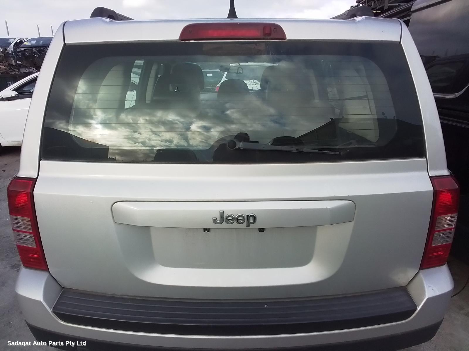 Jeep Patriot Left Taillight