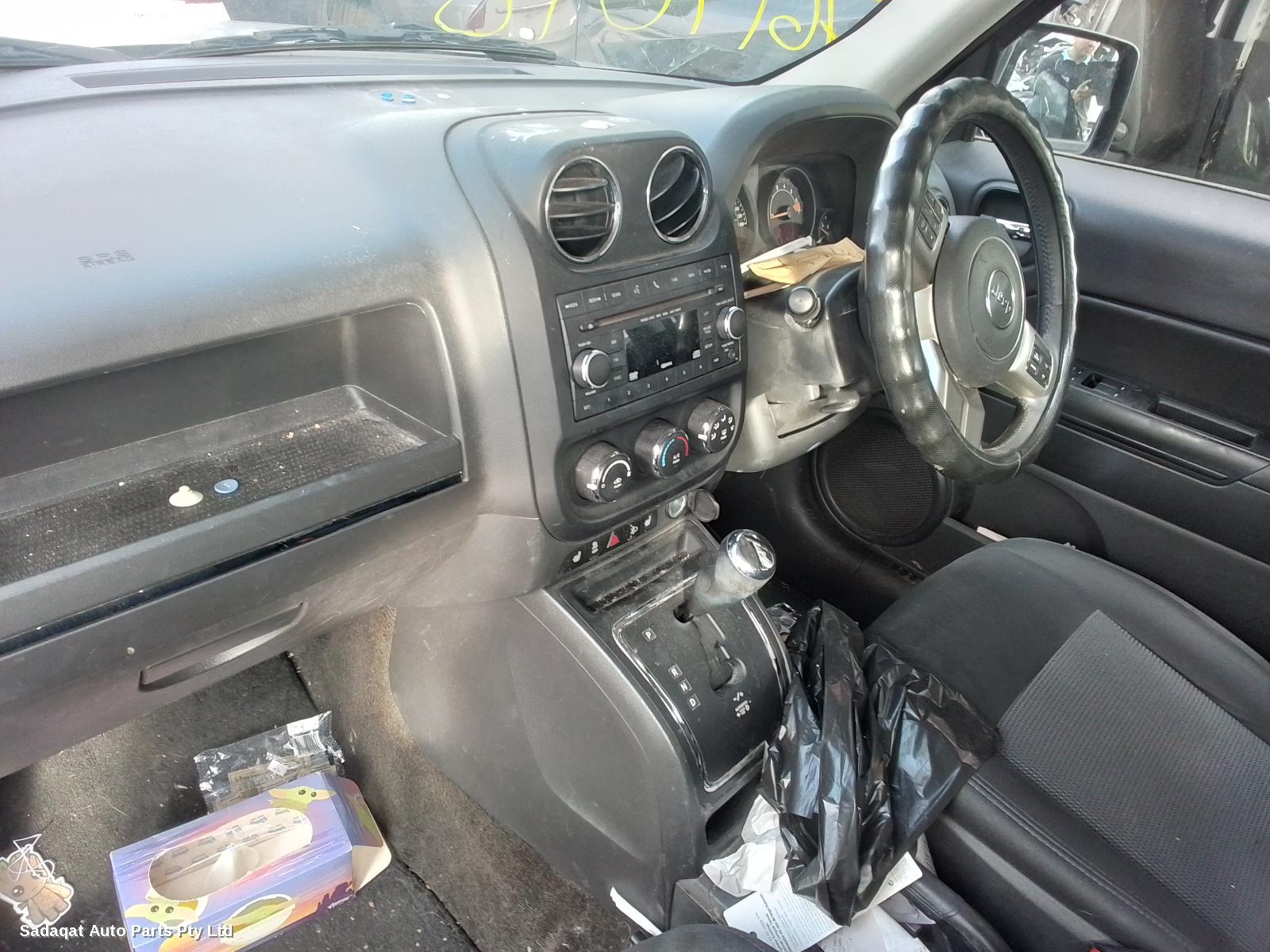 Jeep Patriot Left Taillight