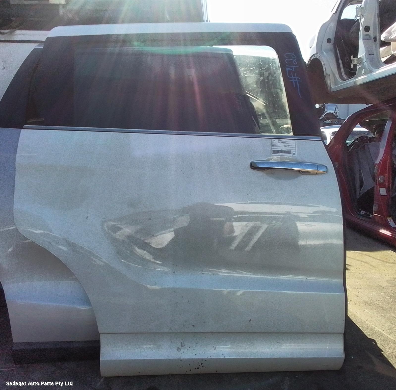 Honda Odyssey Right_rear_door_sliding