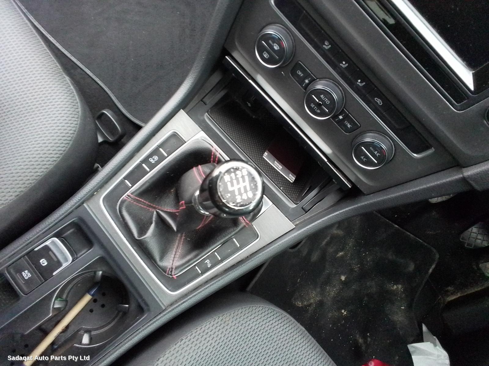 Volkswagen Golf R/bar Bracket/reinfo