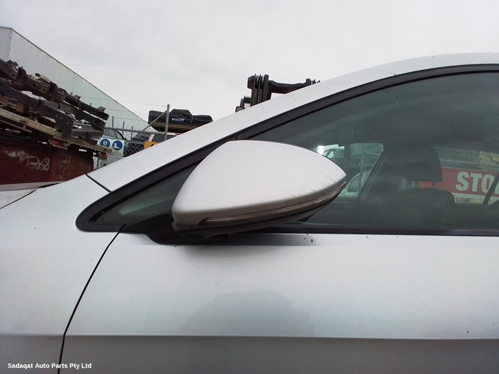 Volkswagen Golf R/bar Bracket/reinfo