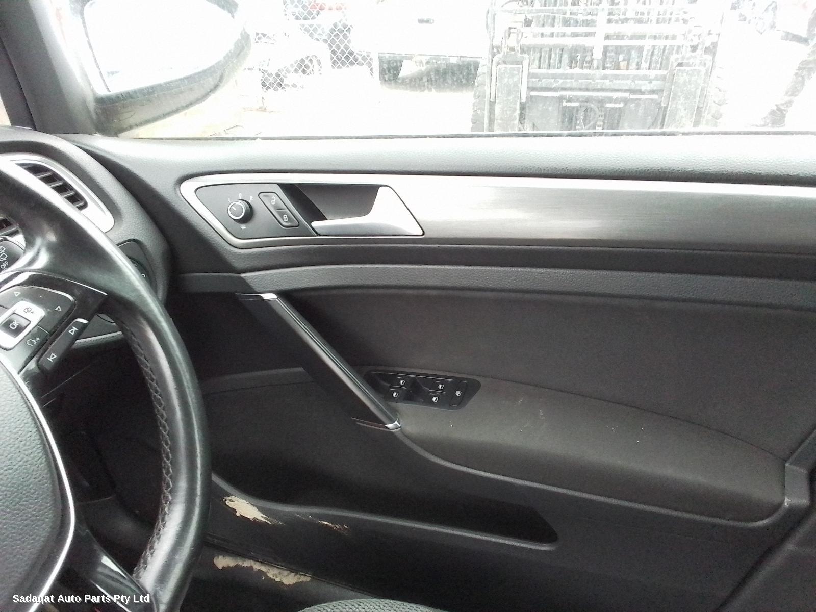 Volkswagen Golf R/bar Bracket/reinfo